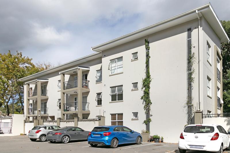 To Let 3 Bedroom Property for Rent in Kenilworth Western Cape